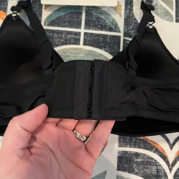 Warner's Black and White Comfort Bra 2Pack - Picture 8 of 9